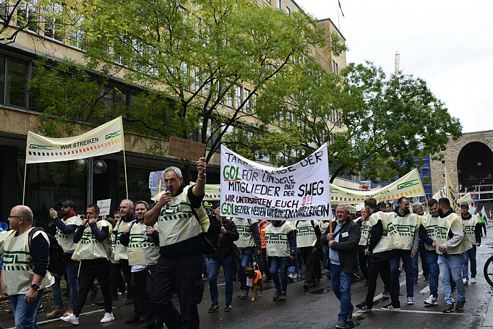 Widerstand, Kampfkraft, Solidarität: Protestkundgebung am 21. Oktober 2022 in Stuttgart