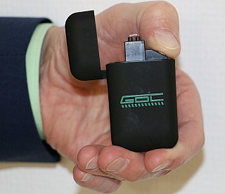 USB-/Lichtbogen-Feuerzeug --- Foto:  Gerda Seibert